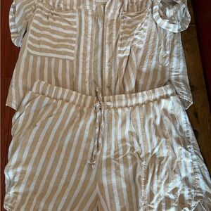 Universal Thread Beige and White Striped Lightweight Shorts